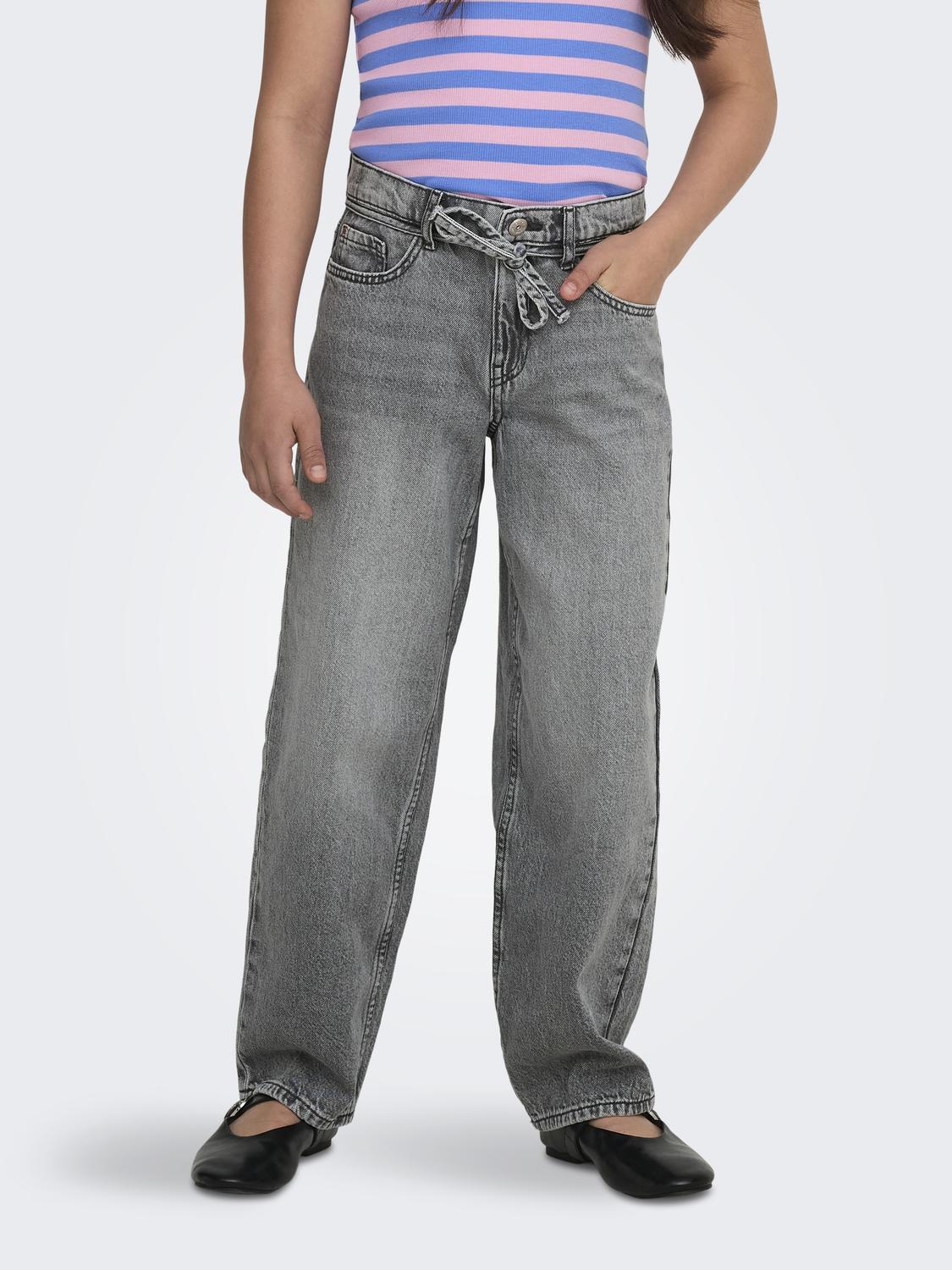model_shot-front
