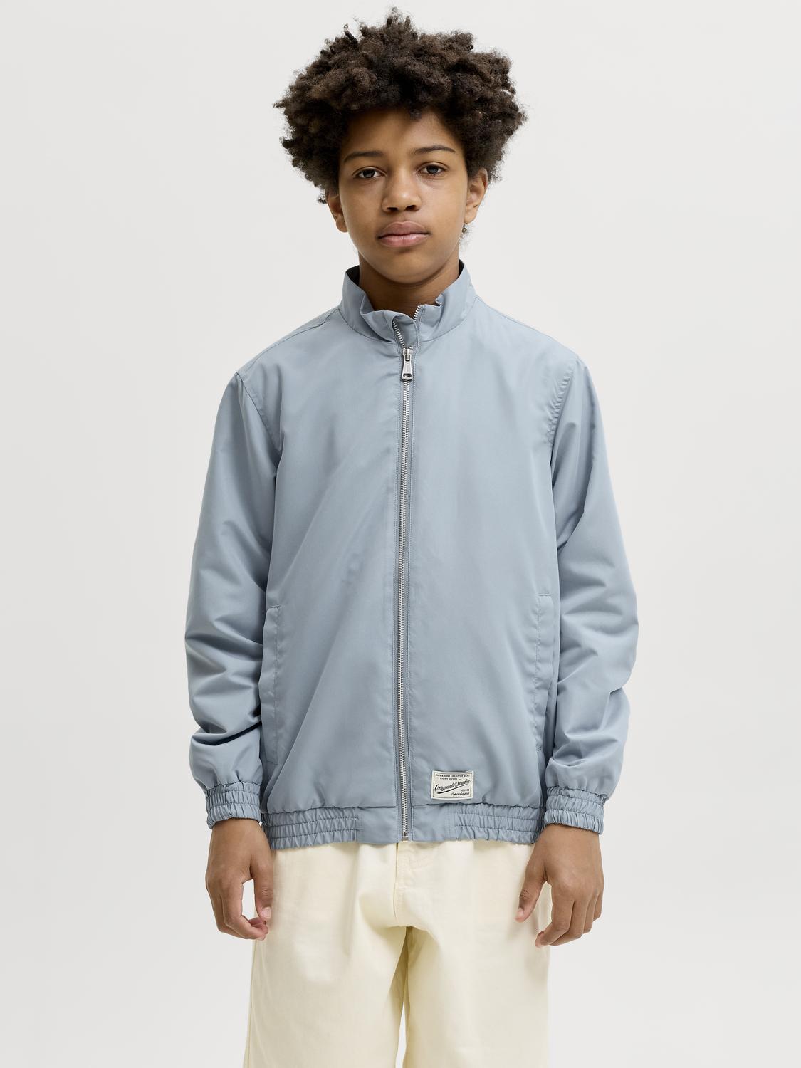 model_shot-front