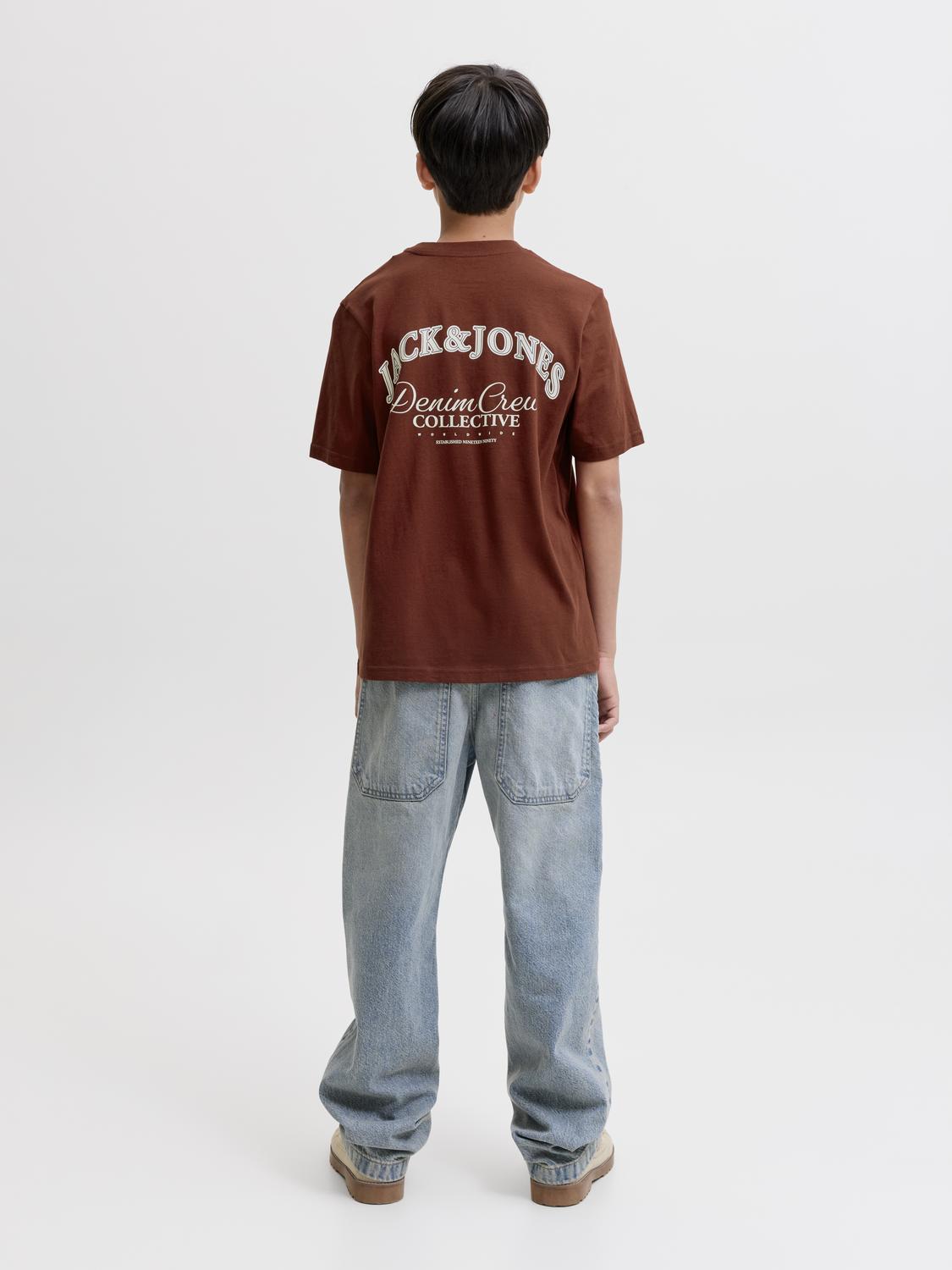 model_shot-back