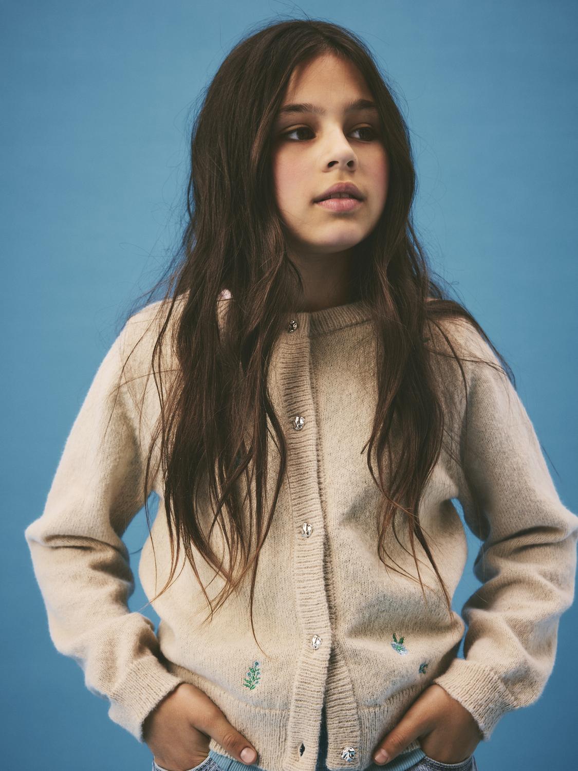 model_shot-creative