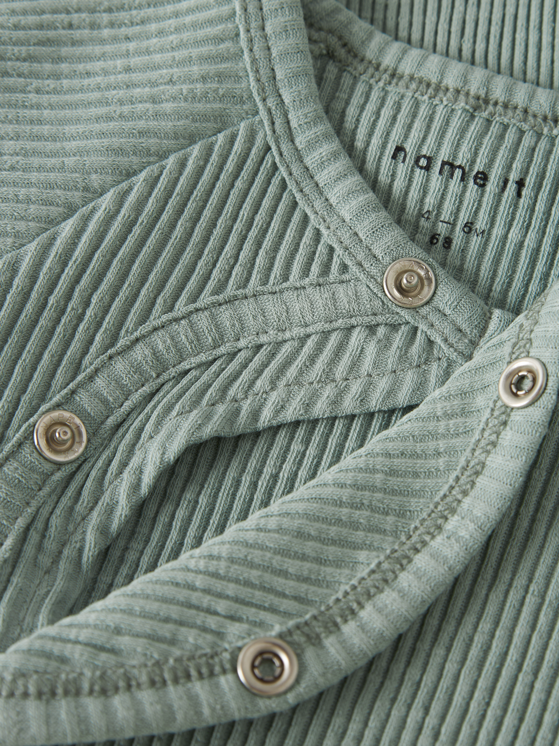 model_shot-front_full