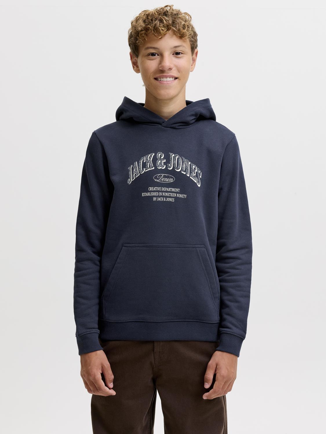 model_shot-front