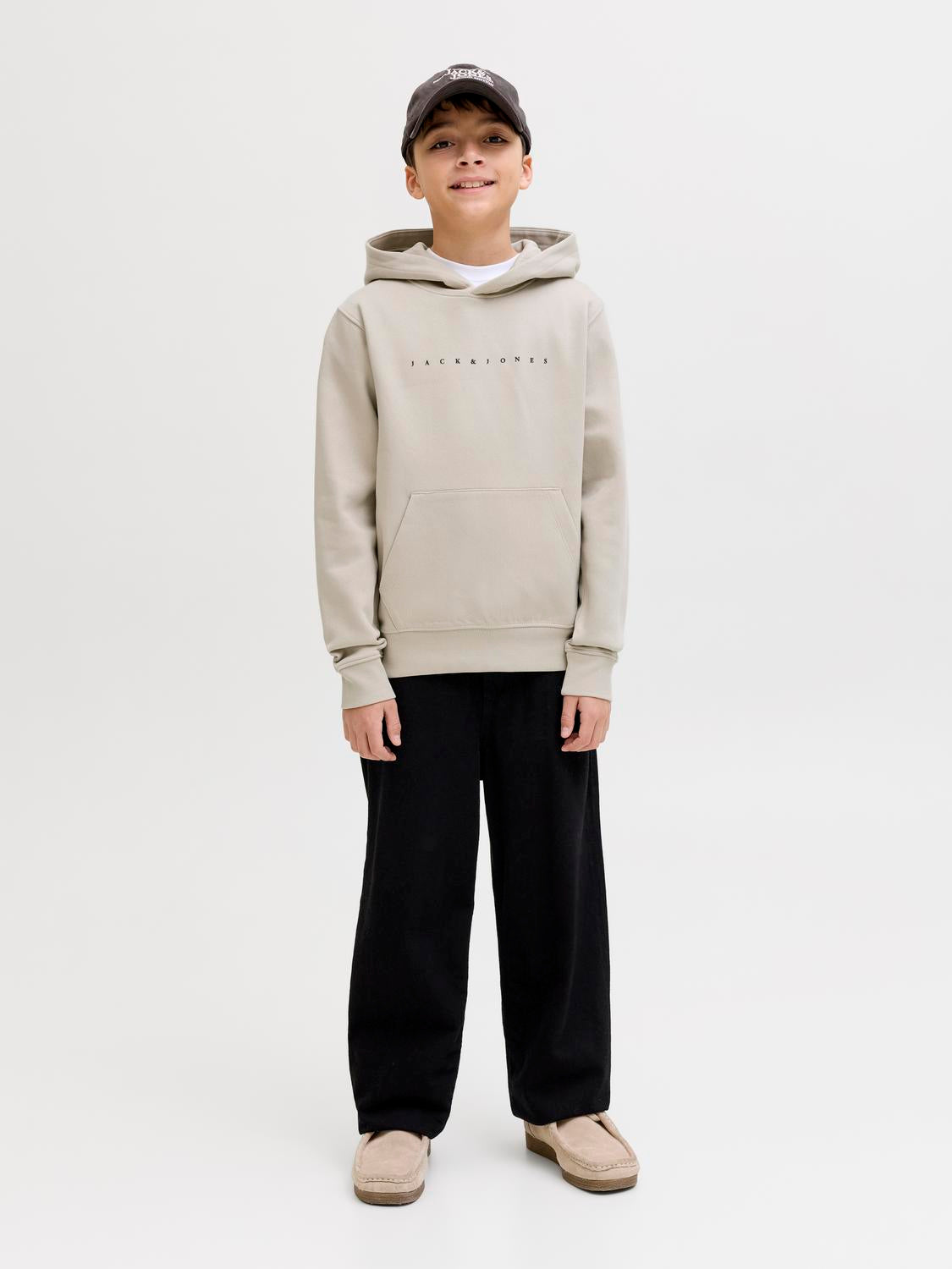 model_shot-front_full