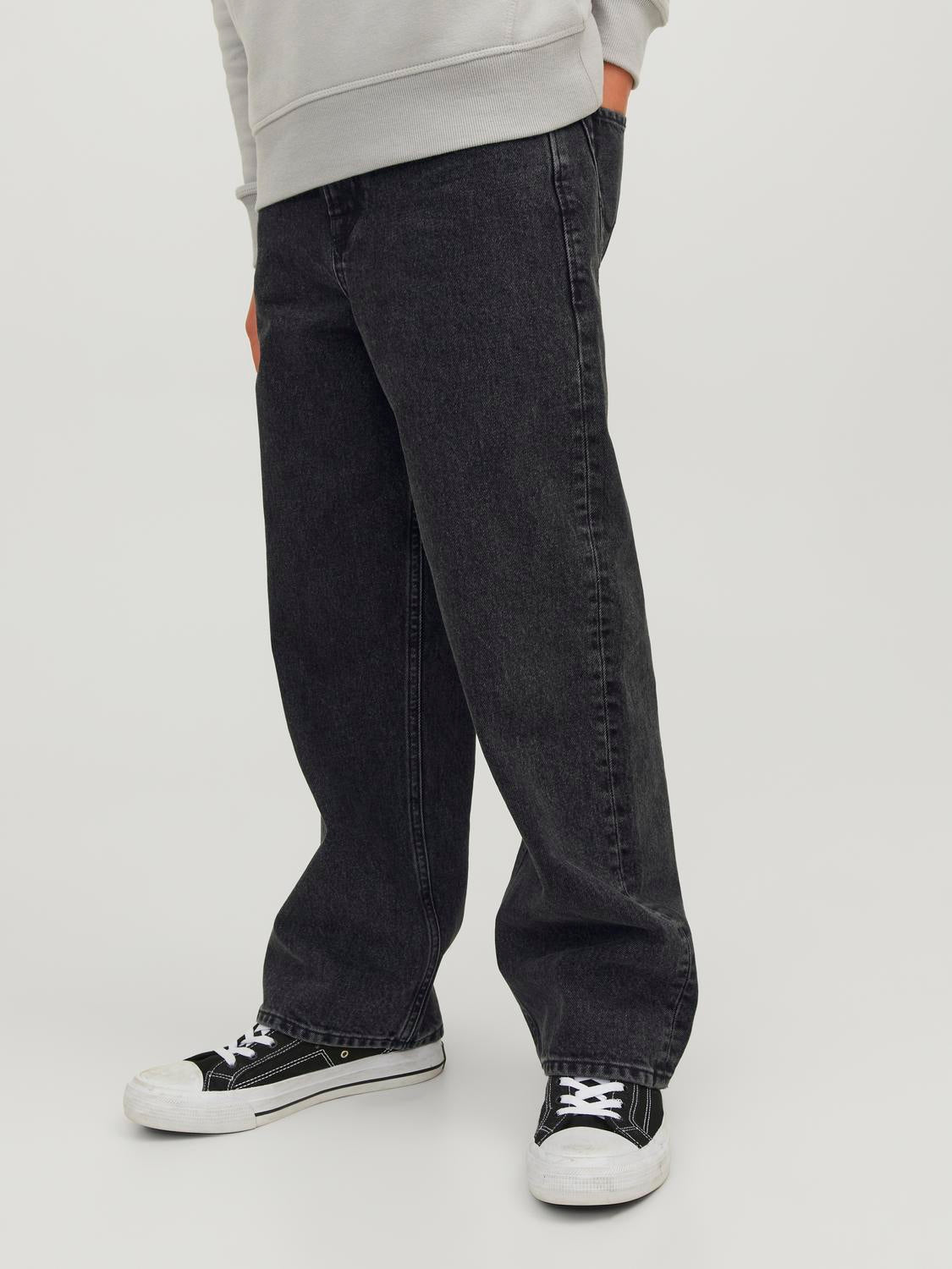 model_shot-front