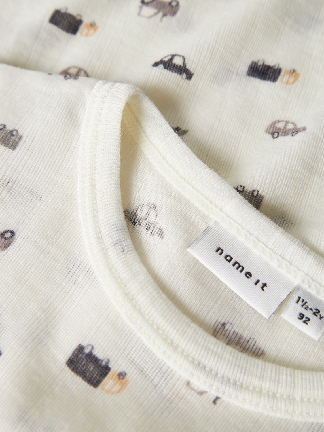 model_shot-front_full