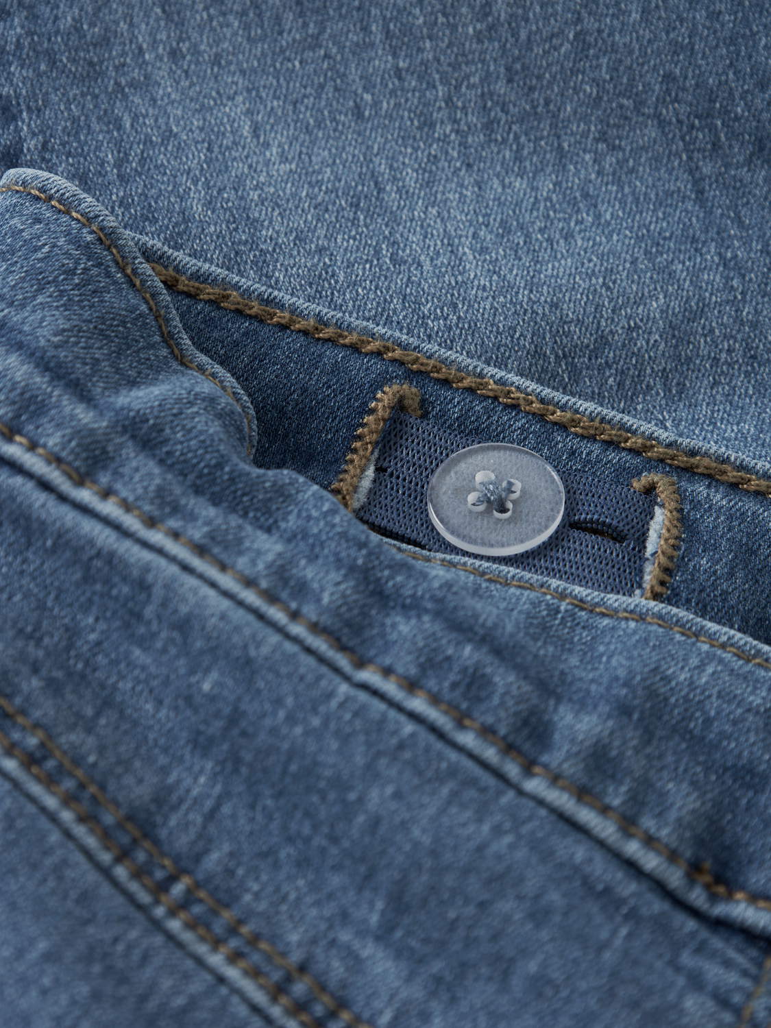 model_shot-front_full