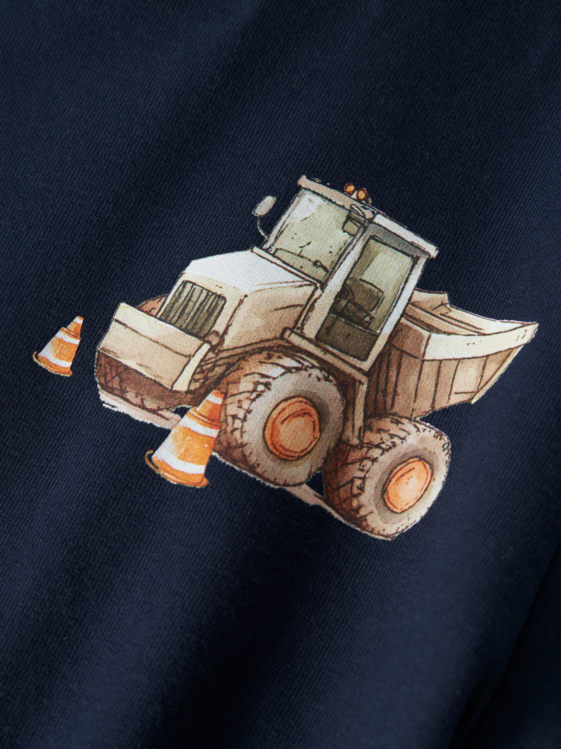 model_shot-front_full