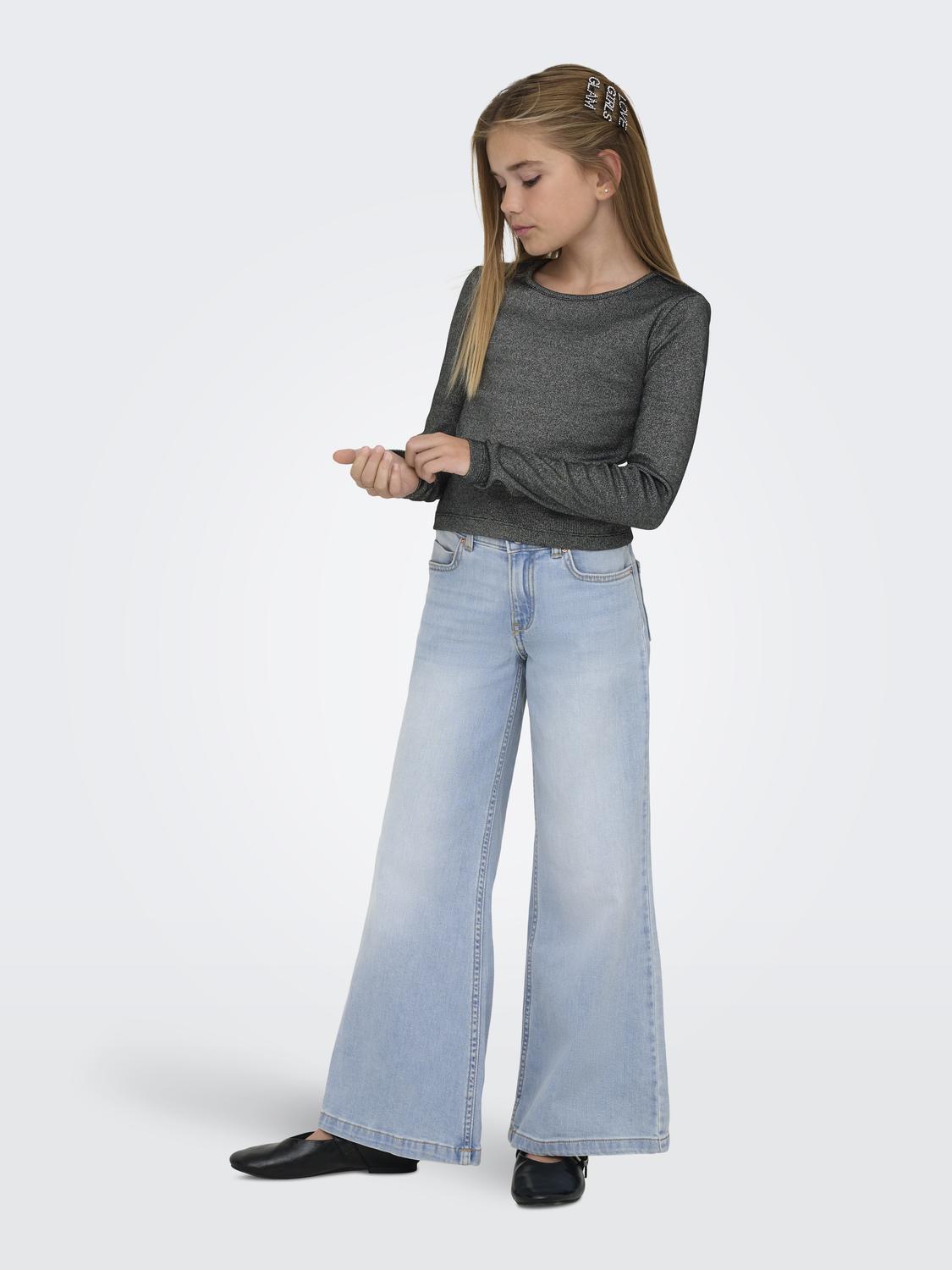 model_shot-front_full