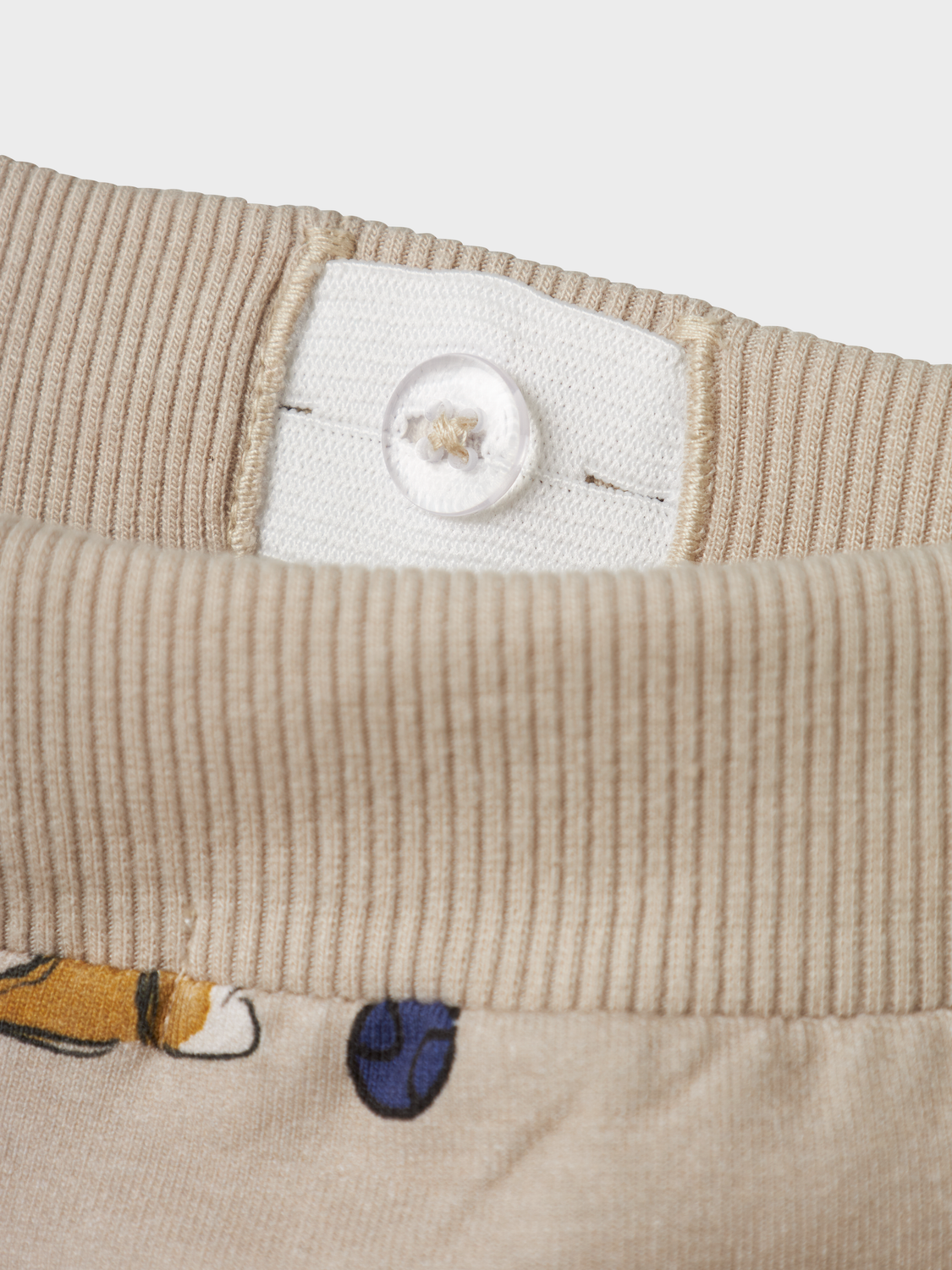 model_shot-front_full