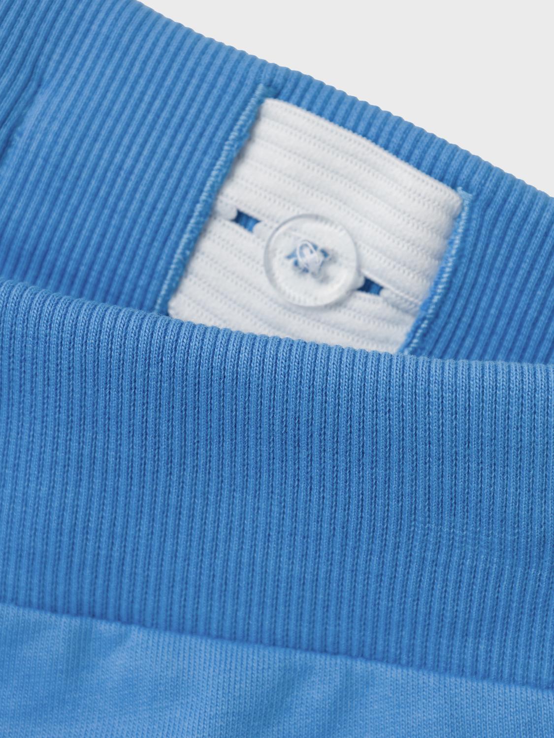 model_shot-front_full