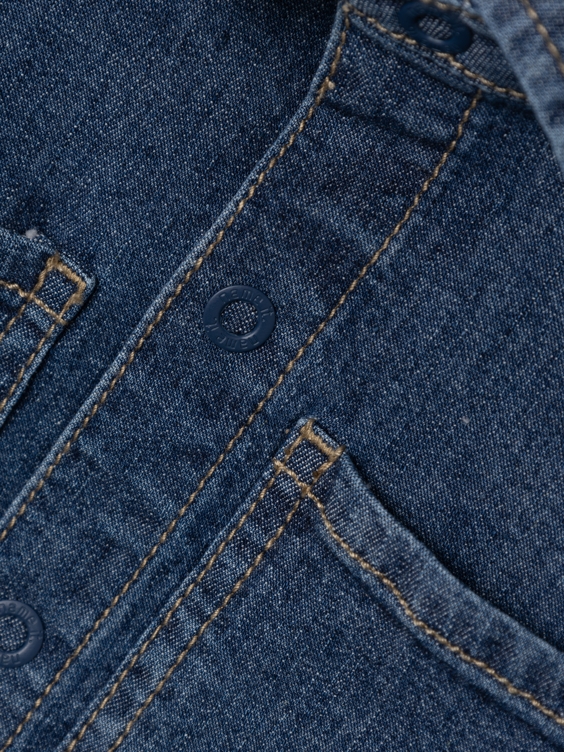 model_shot-front_full