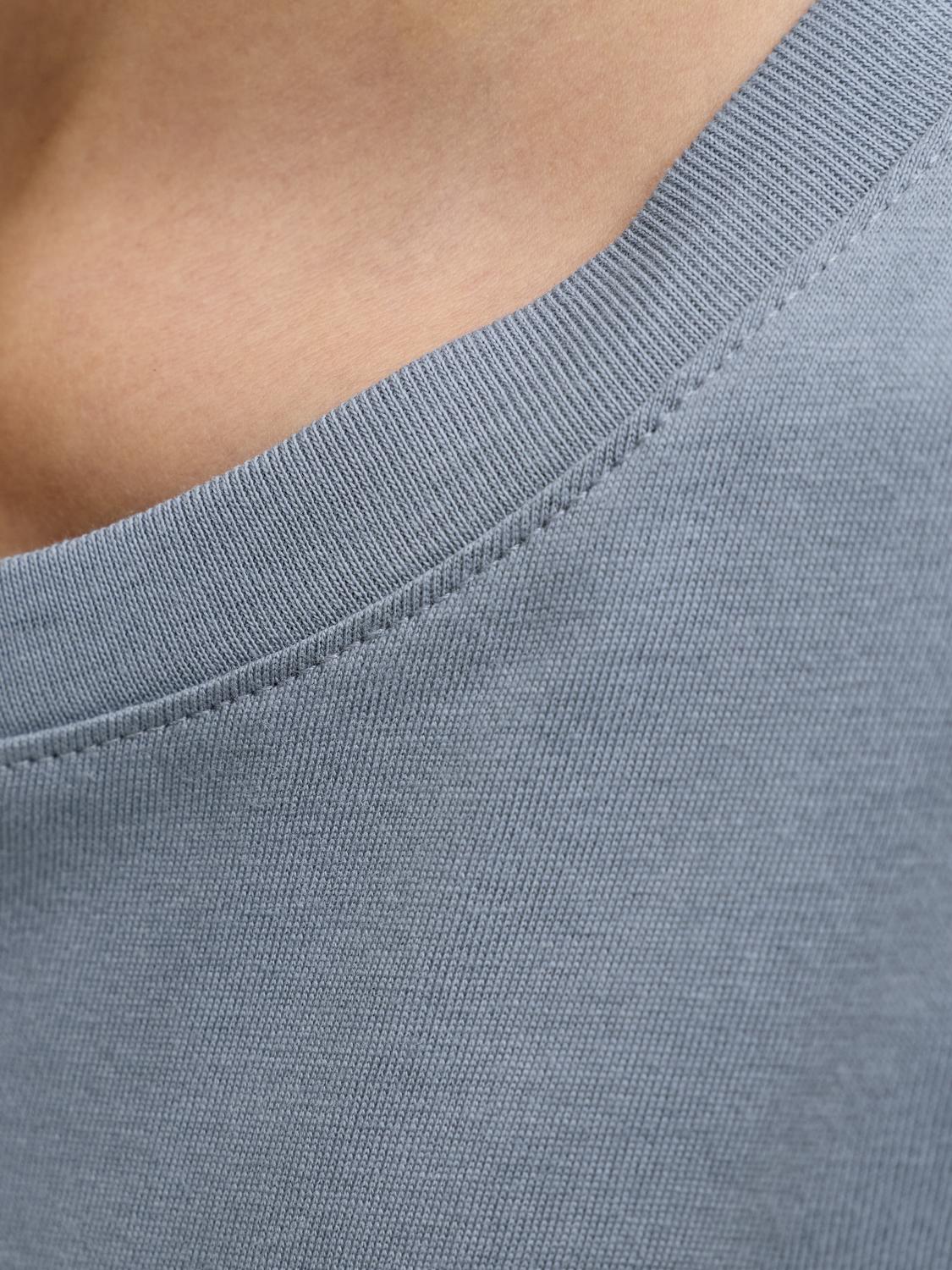 model_shot-detail