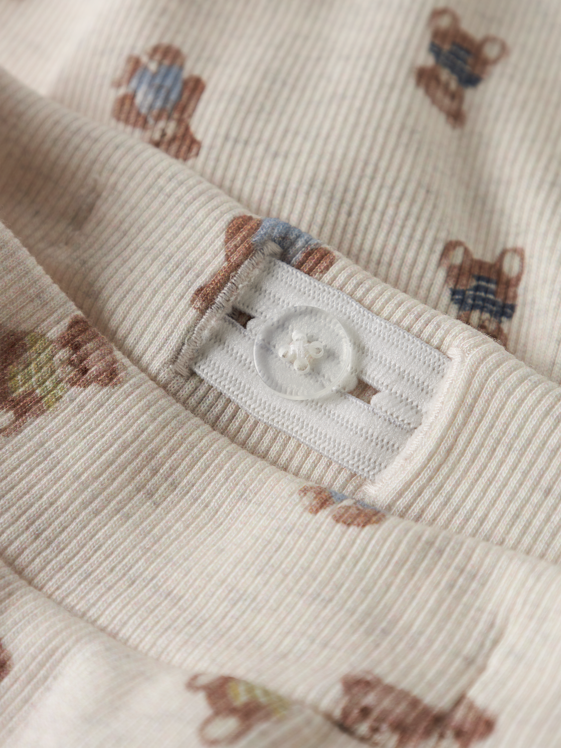 model_shot-front_full