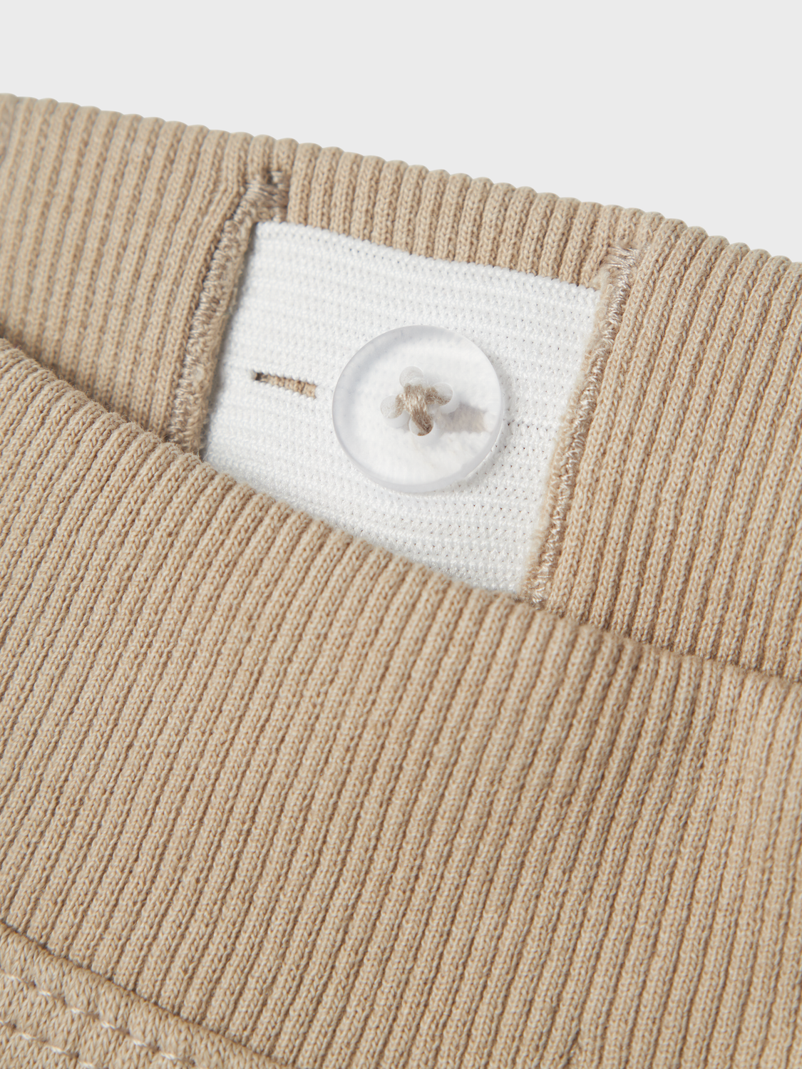 model_shot-front_full