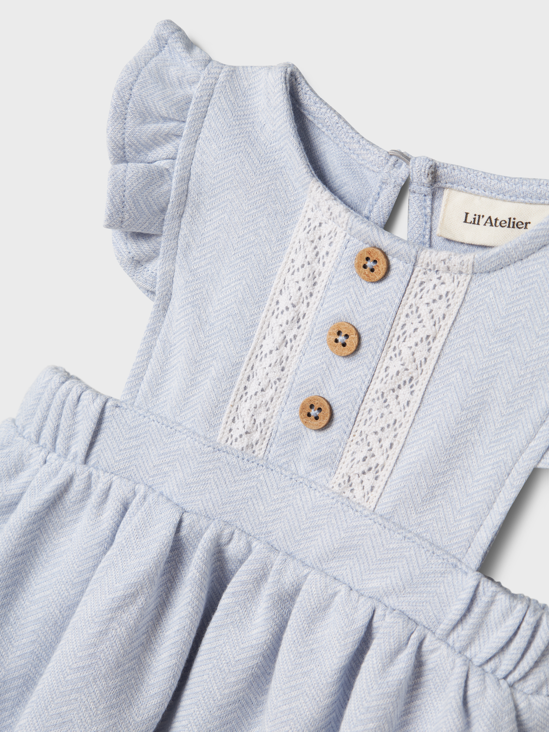 model_shot-front_full