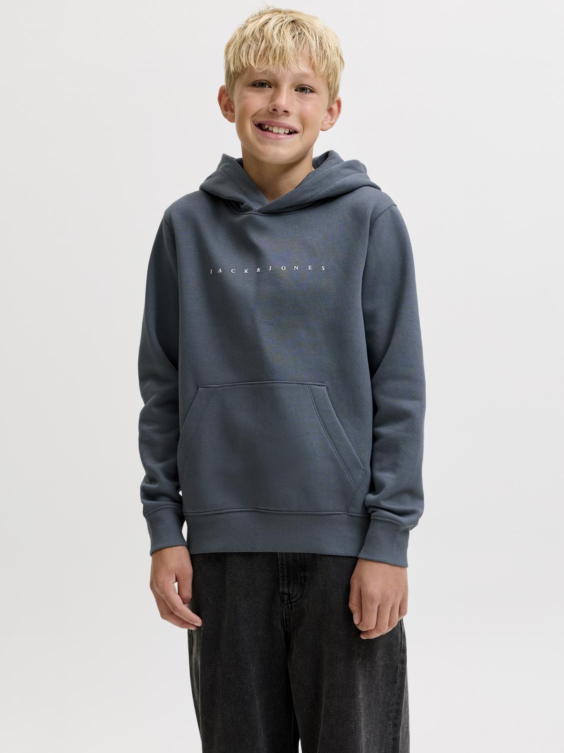 model_shot-front