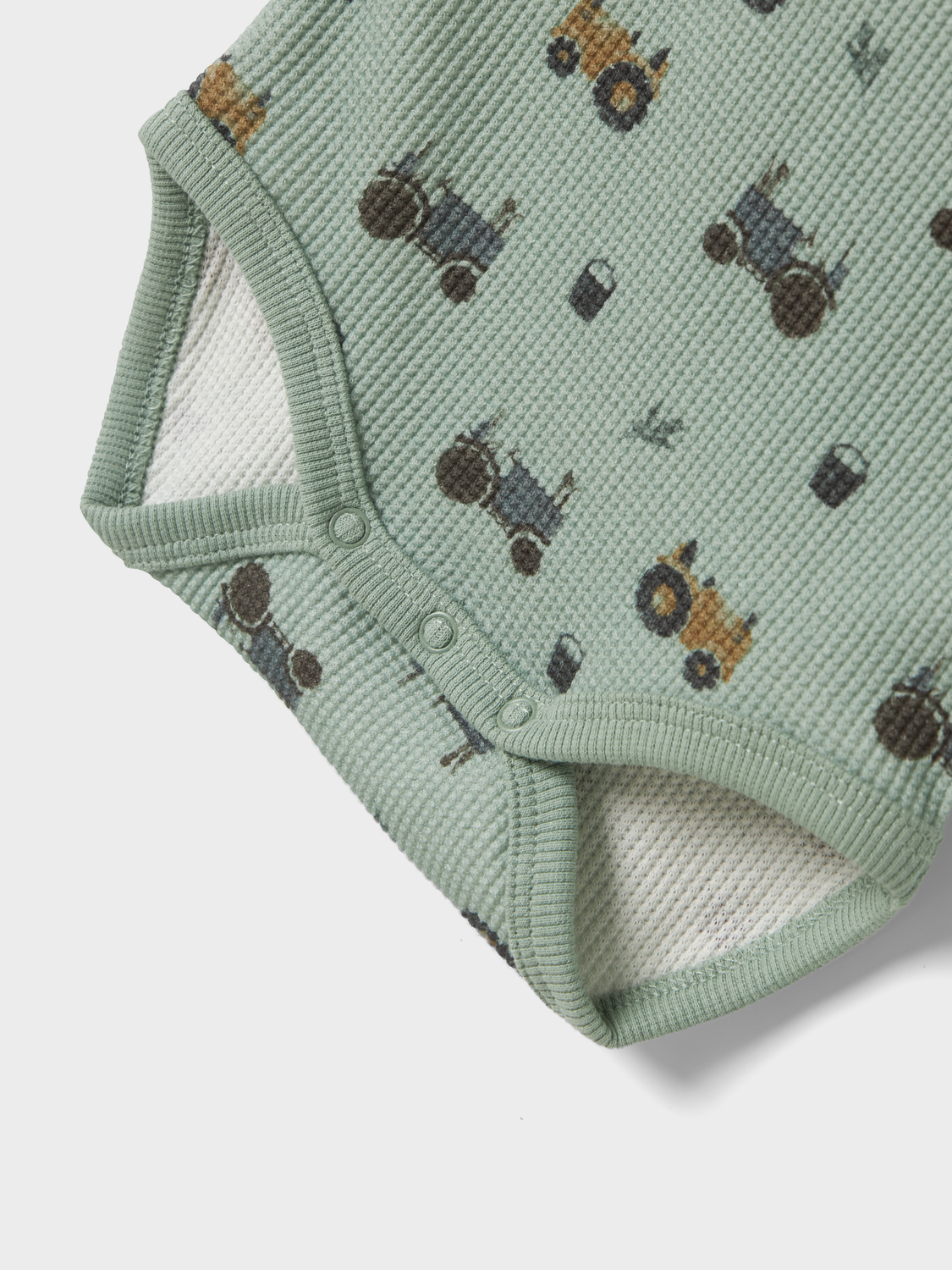 model_shot-front_full