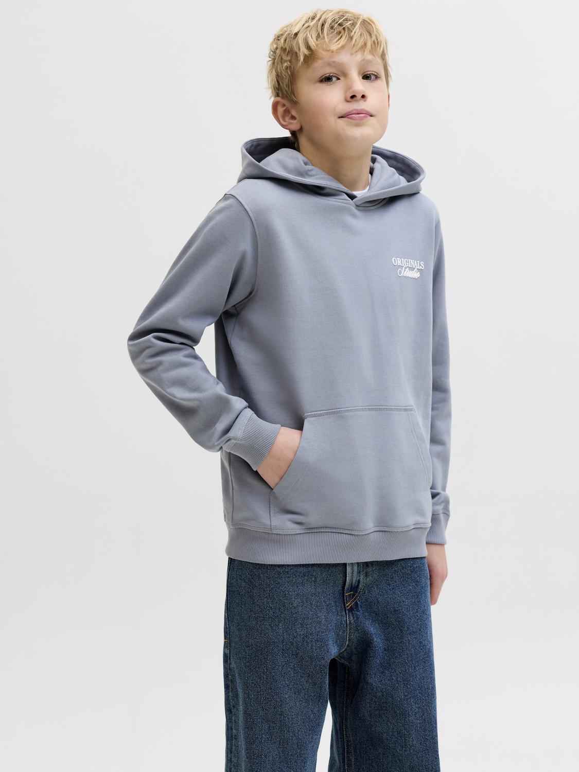 model_shot-front