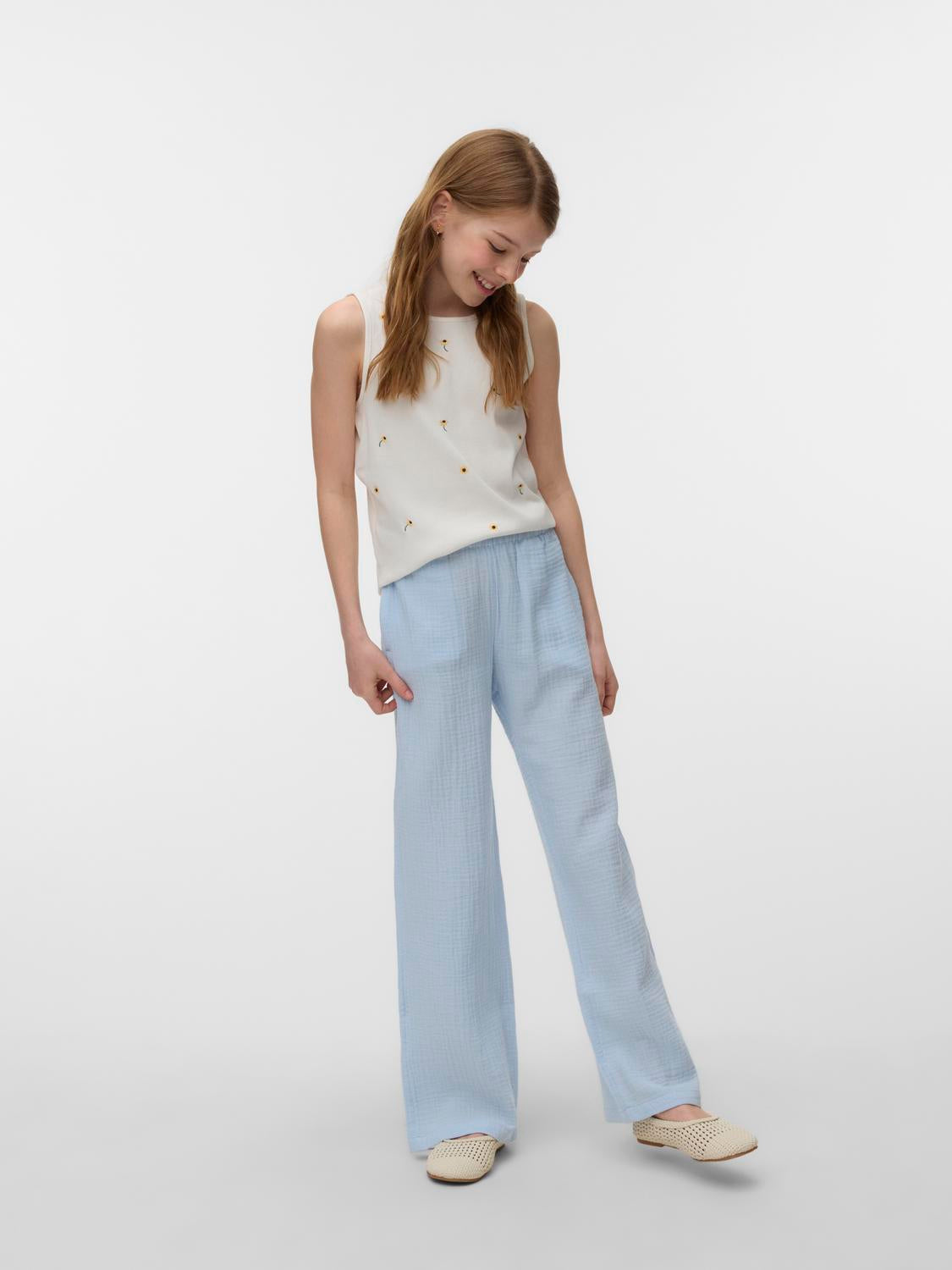 model_shot-front