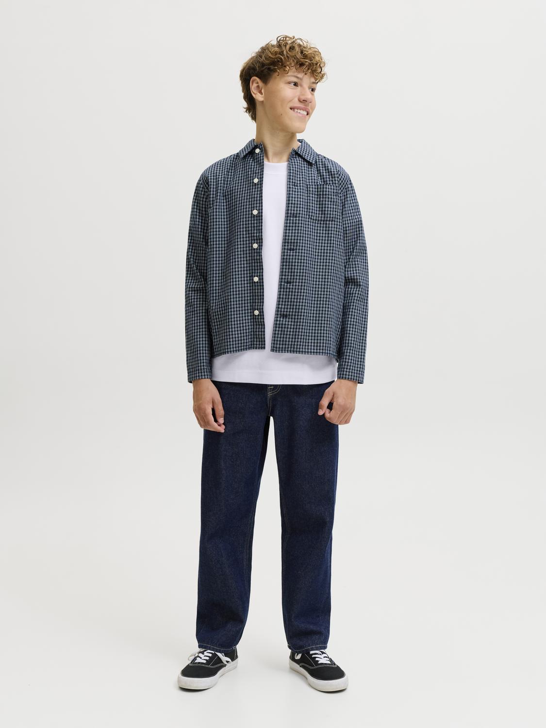model_shot-front_full