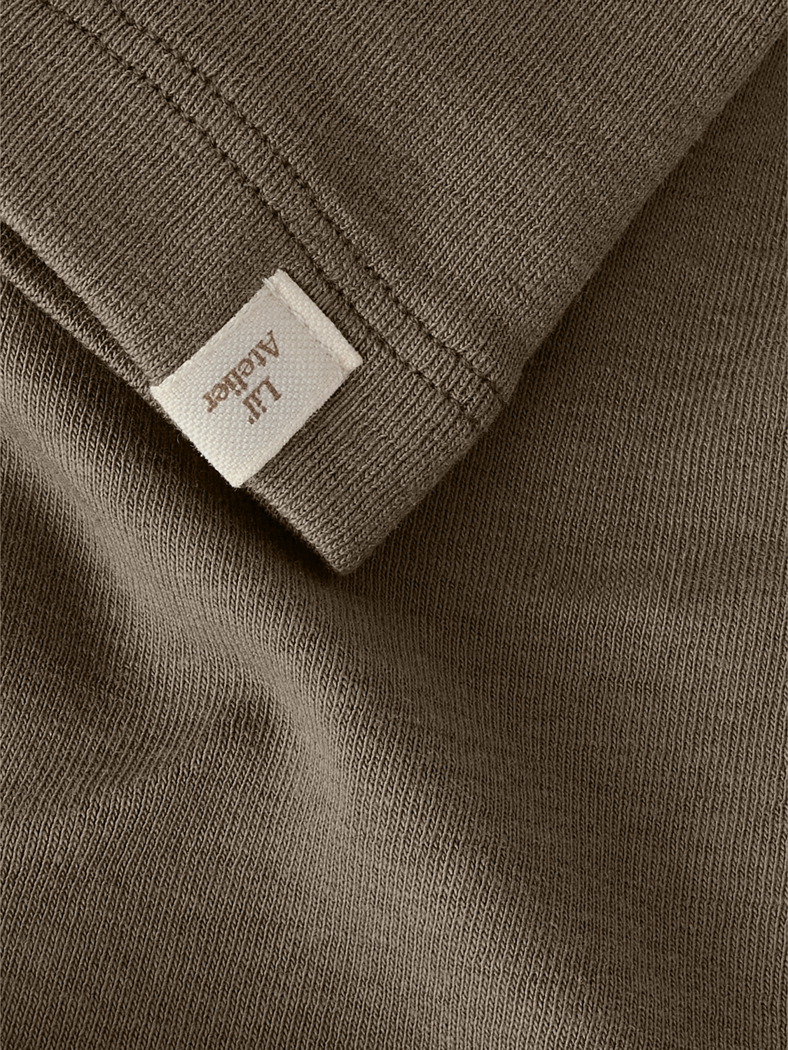 model_shot-front_full