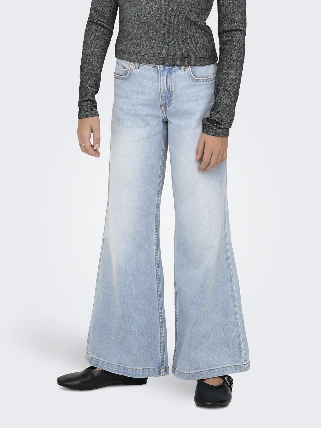 model_shot-front