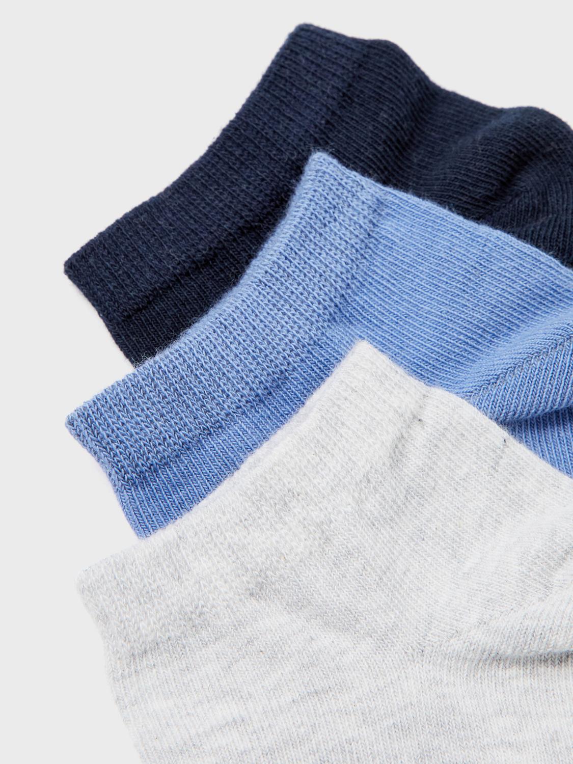 model_shot-front_full