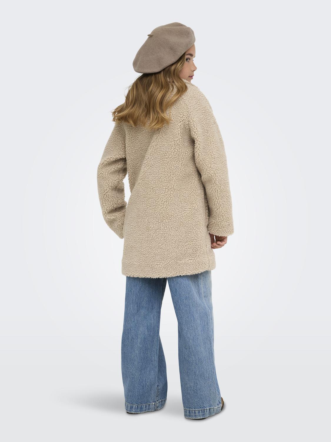 model_shot-back