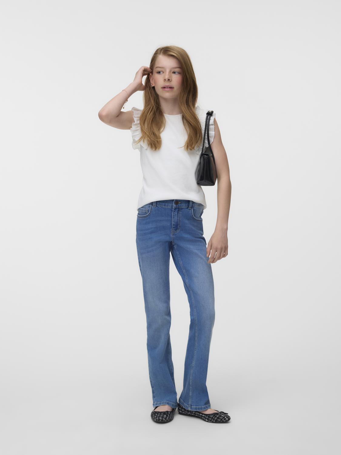 model_shot-front