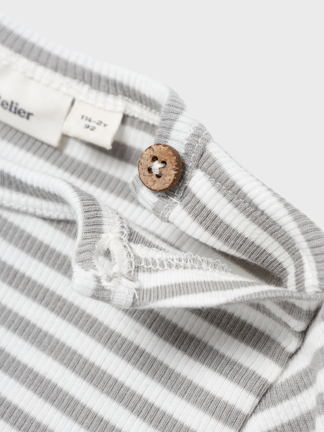 model_shot-front_full