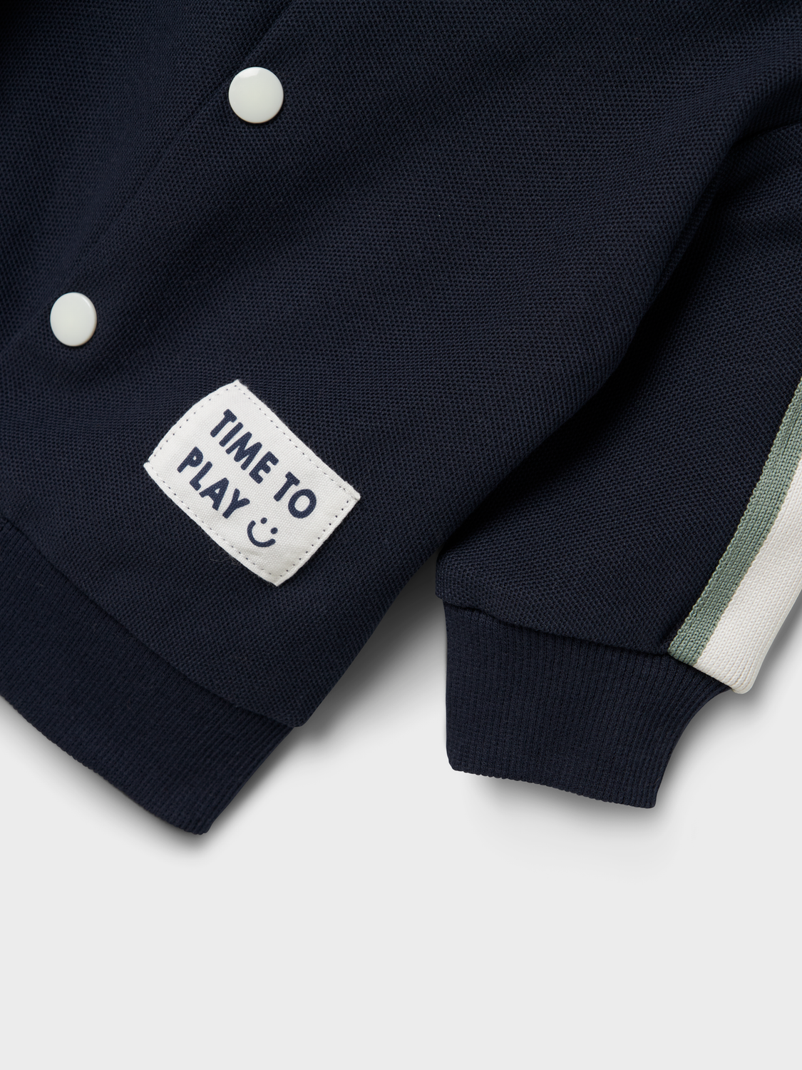 model_shot-front_full