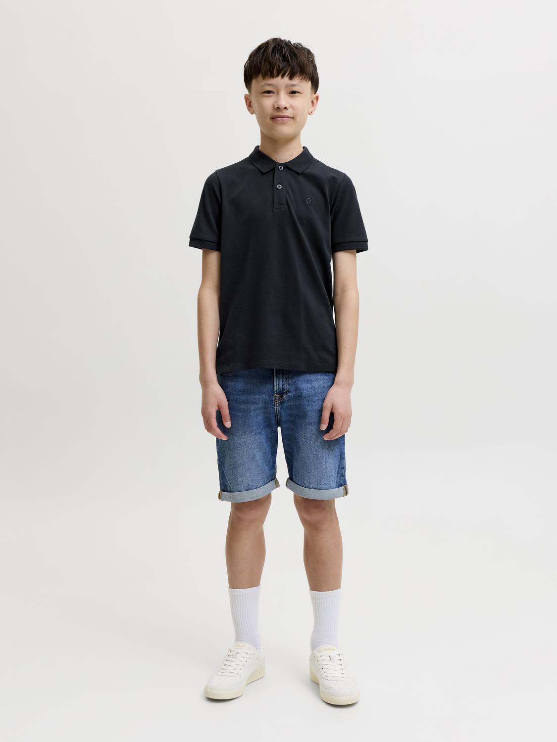 model_shot-front_full