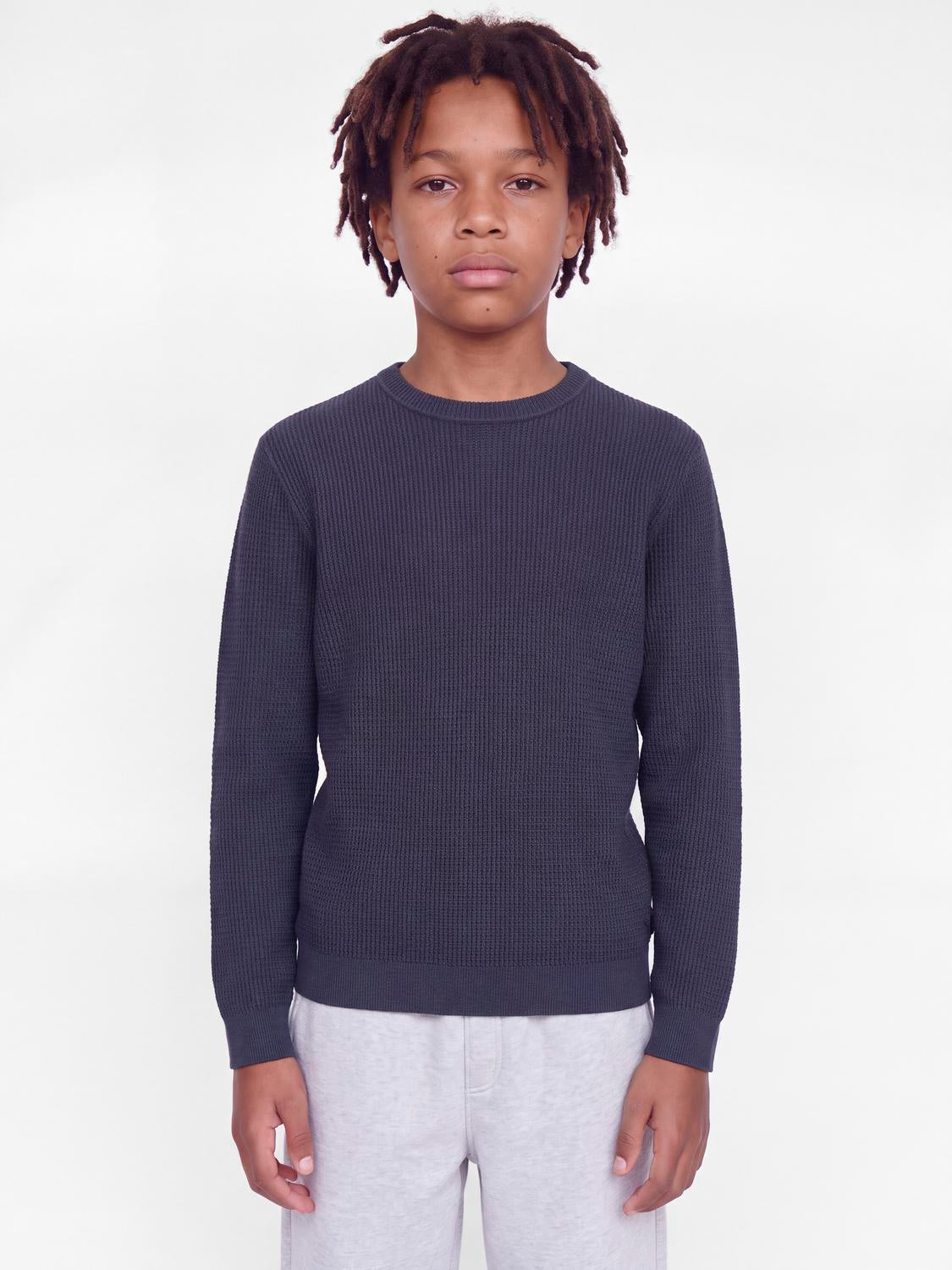 model_shot-front