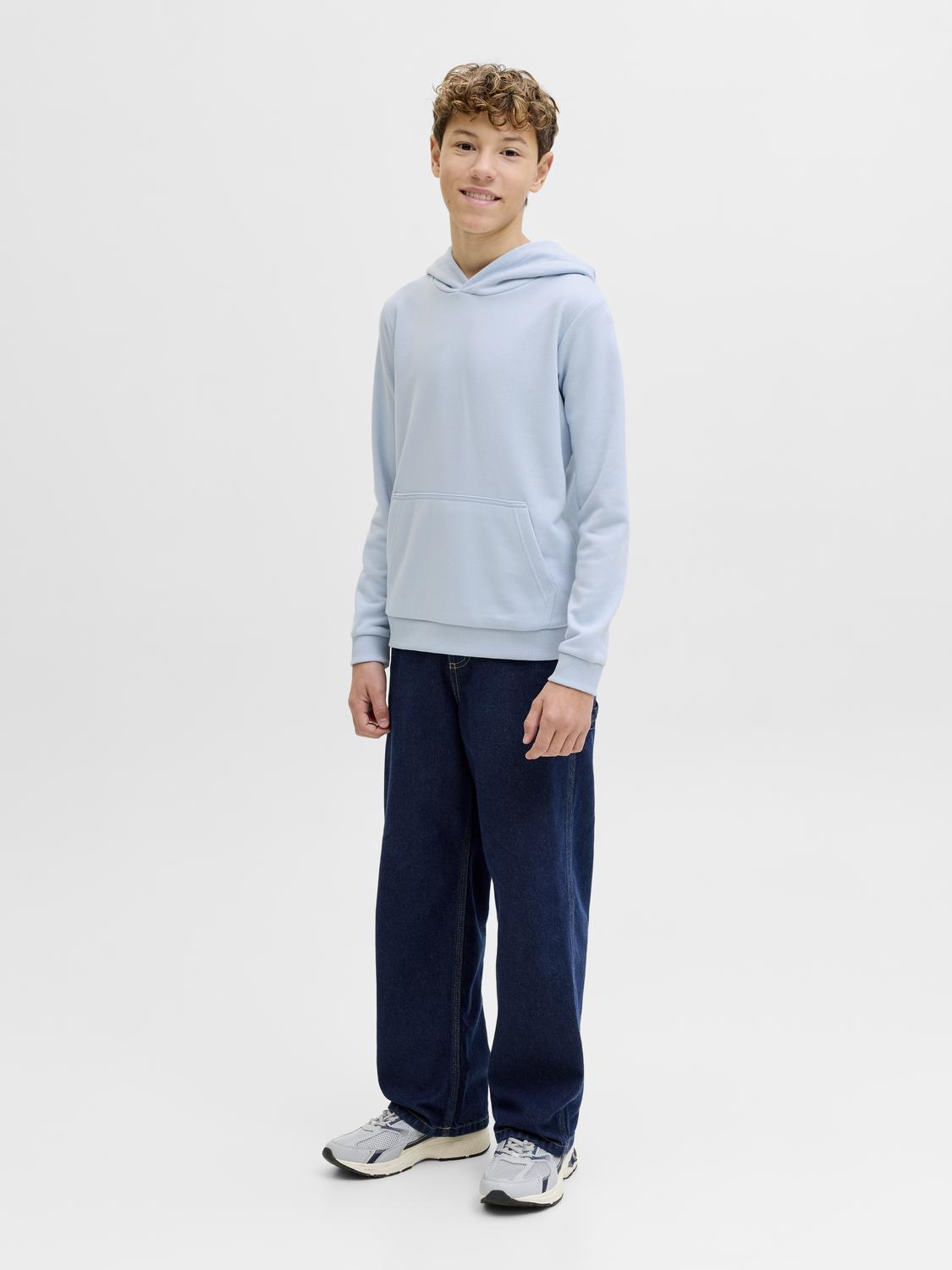 model_shot-front_full