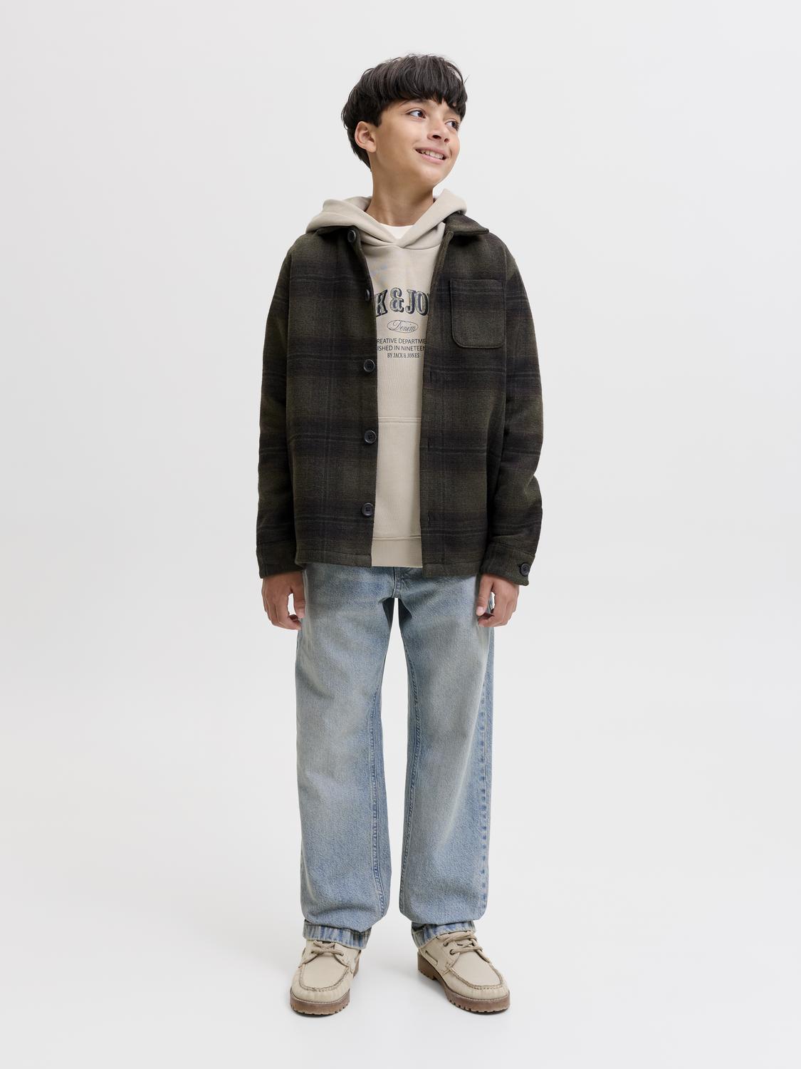 model_shot-front_full