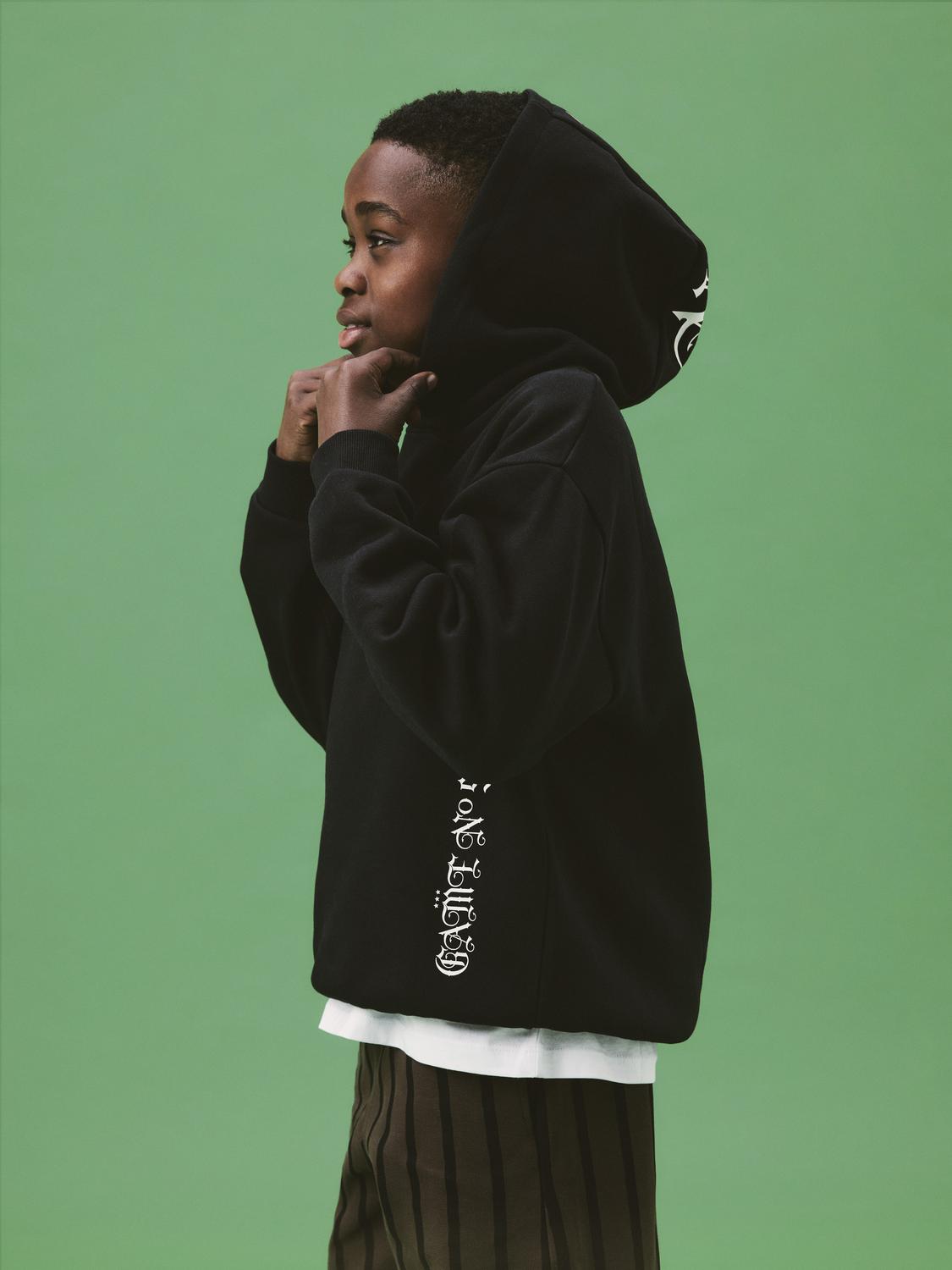 model_shot-creative