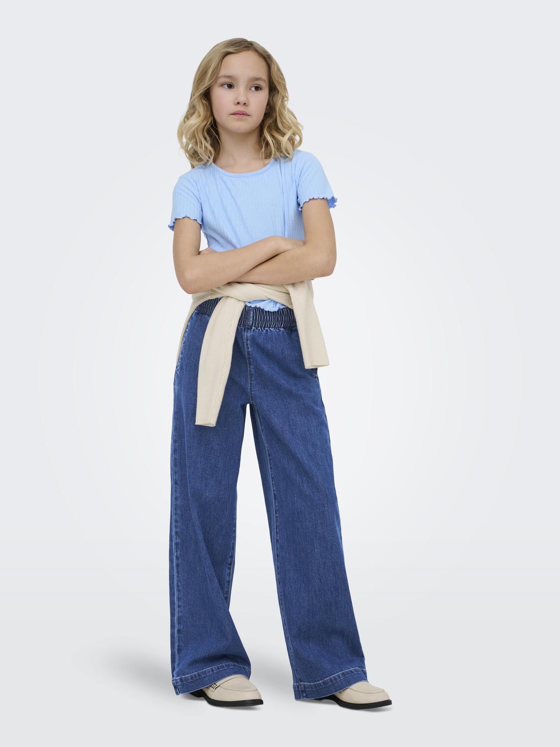 model_shot-front_full