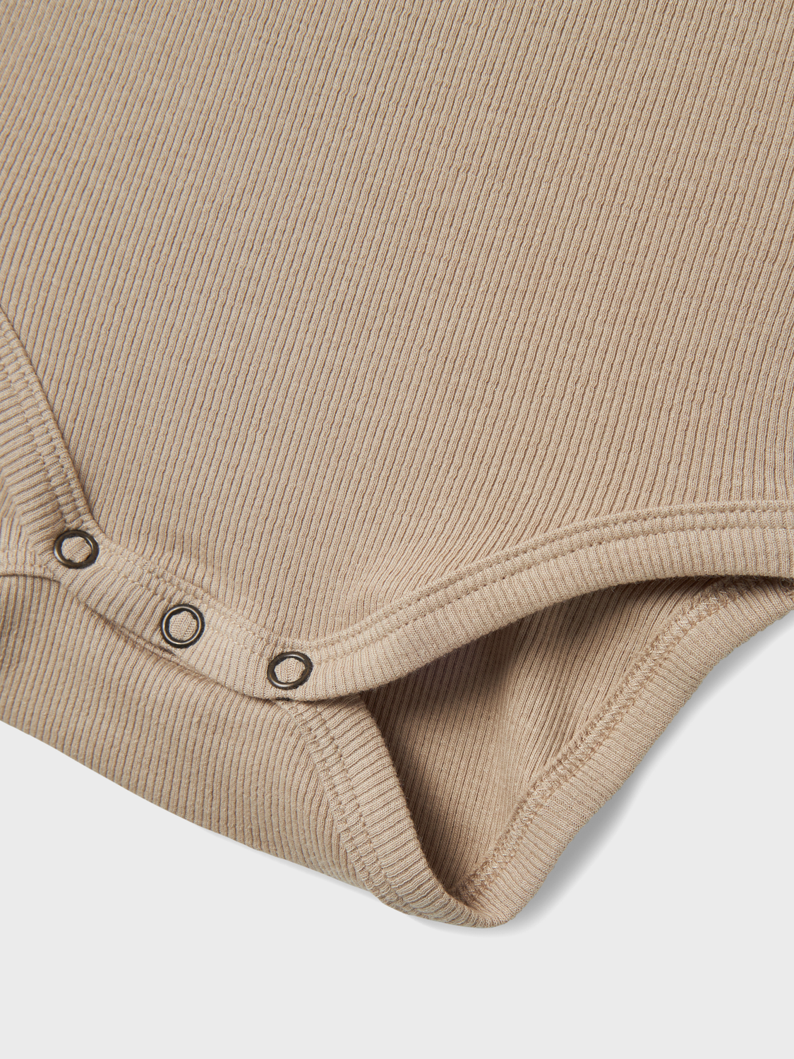 model_shot-front_full