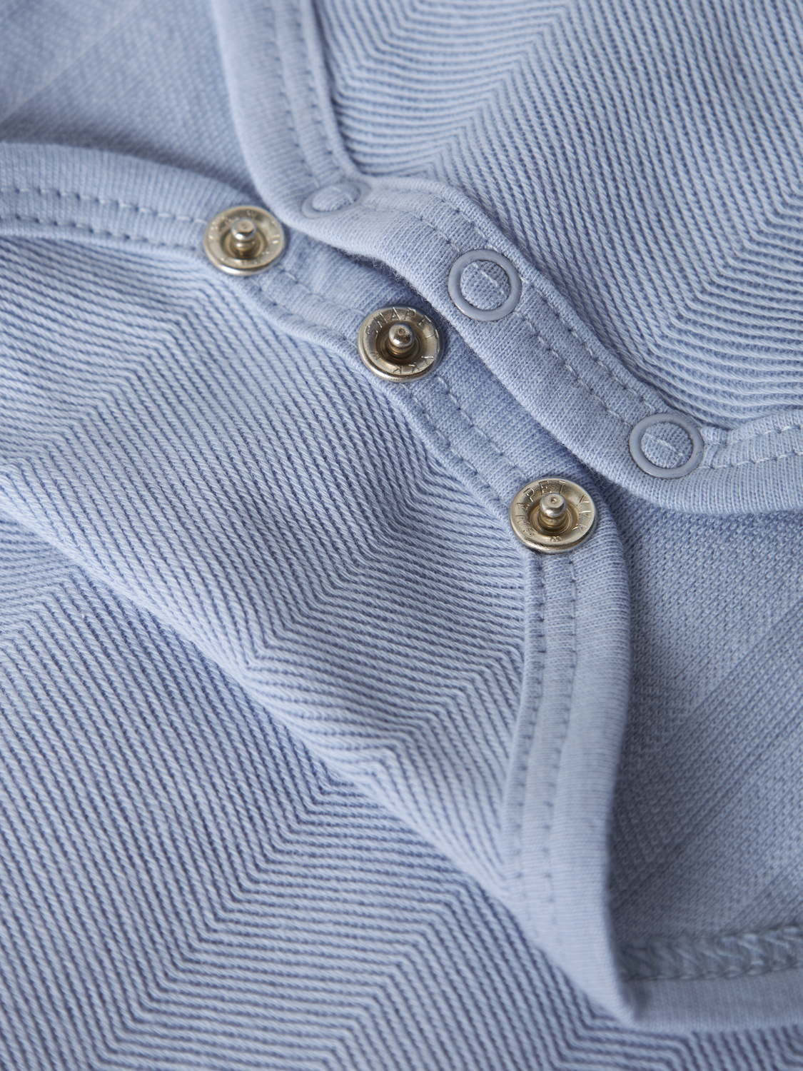 model_shot-front_full