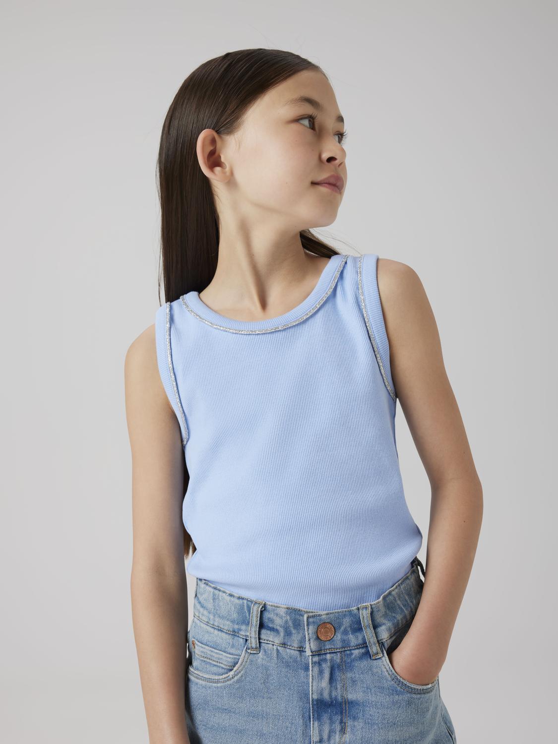 model_shot-creative