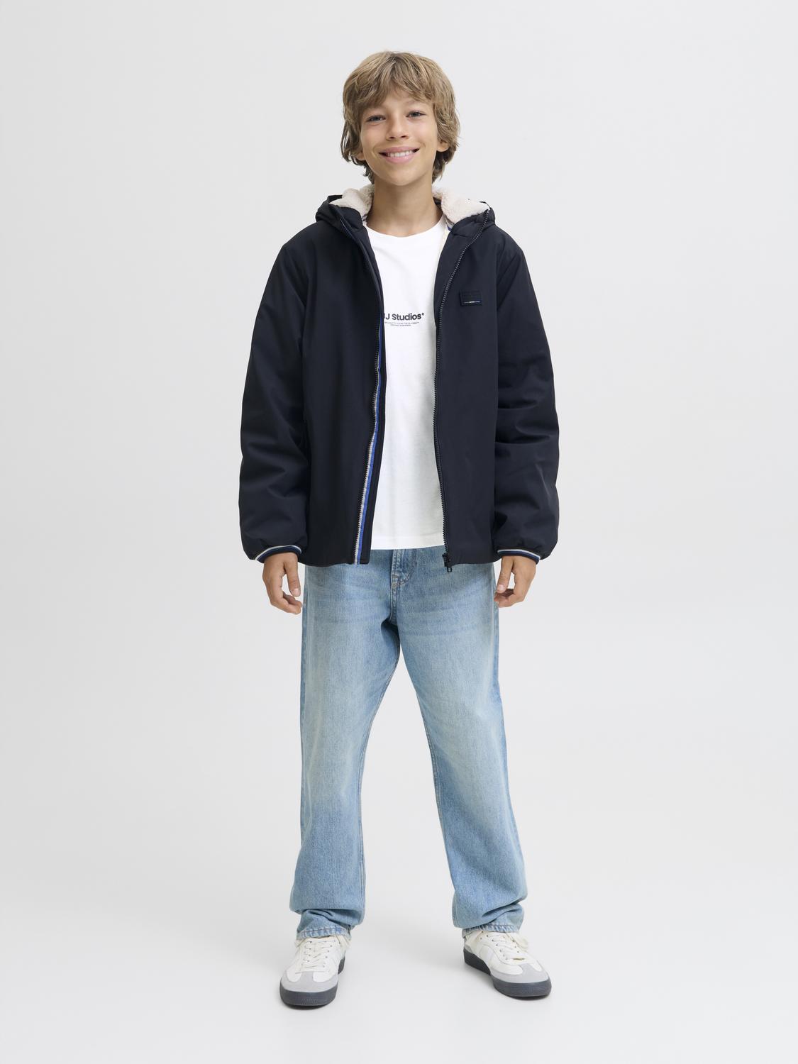 model_shot-front_full