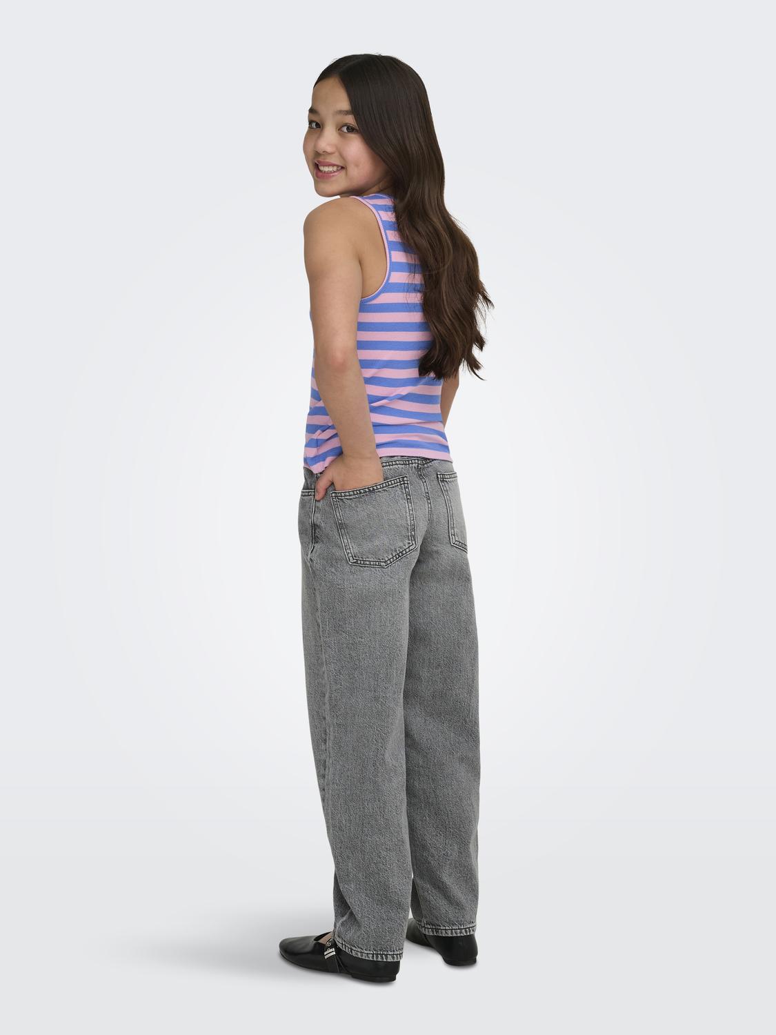 model_shot-back