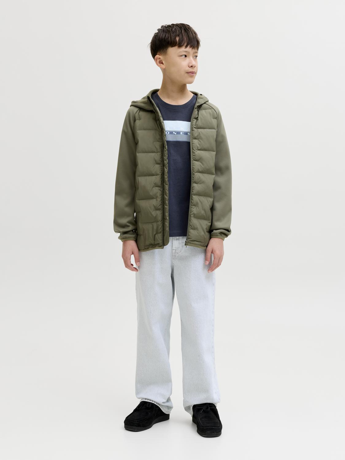 model_shot-front_full