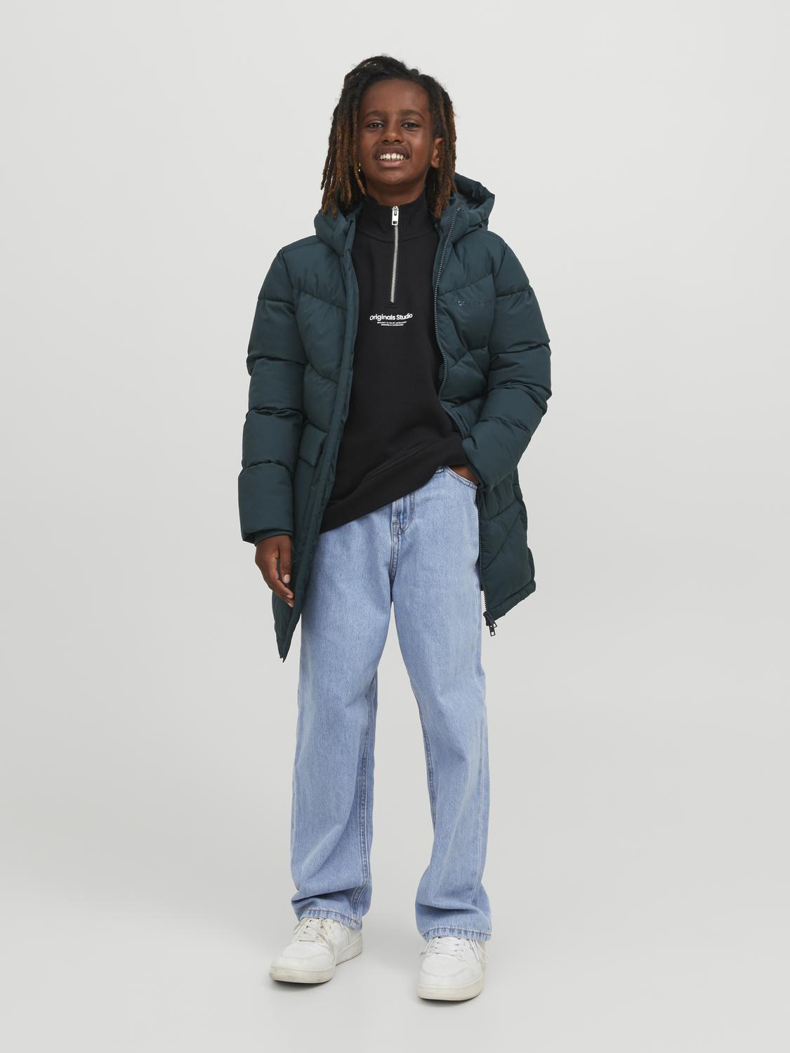 model_shot-front_full