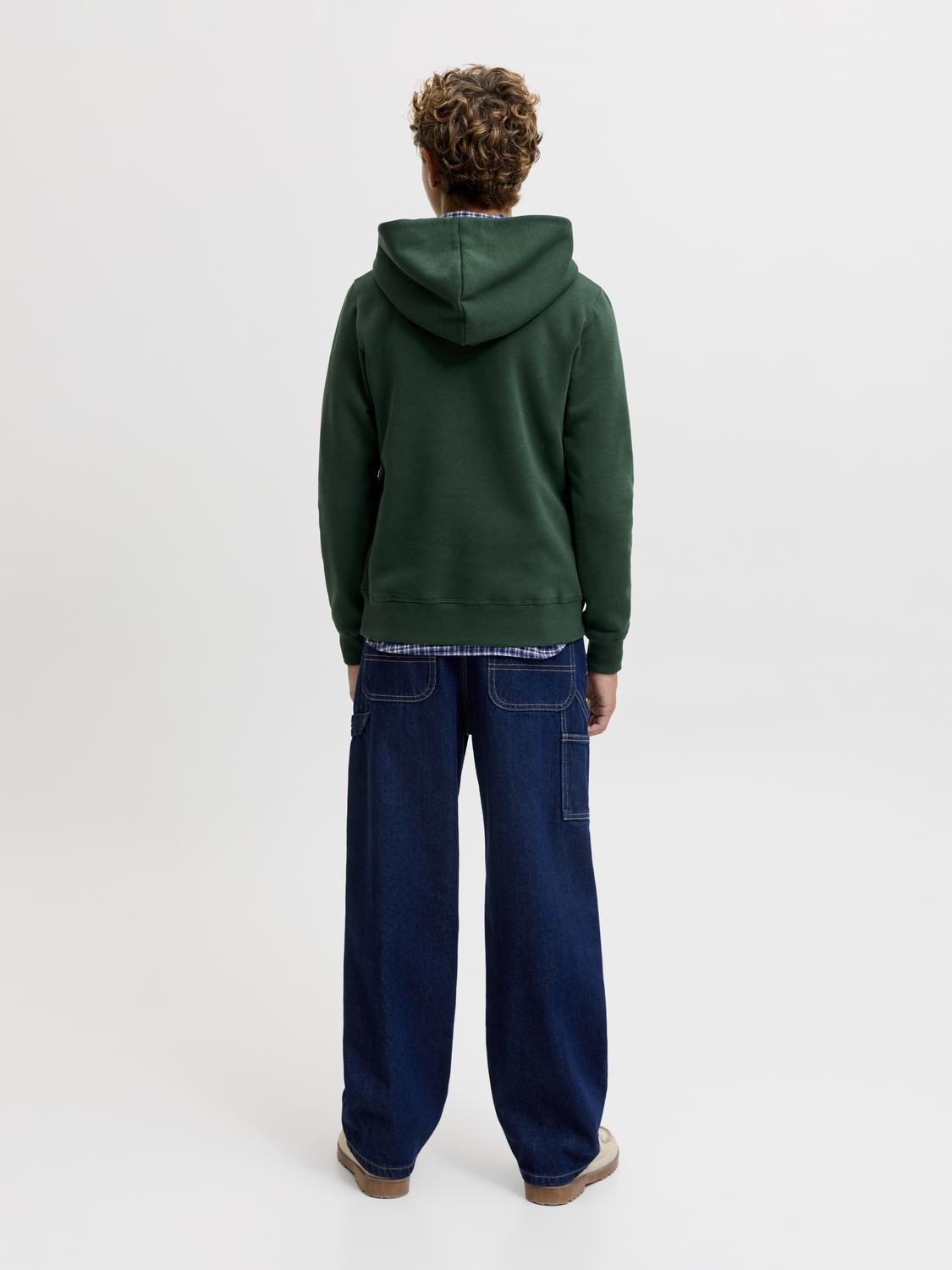 model_shot-back
