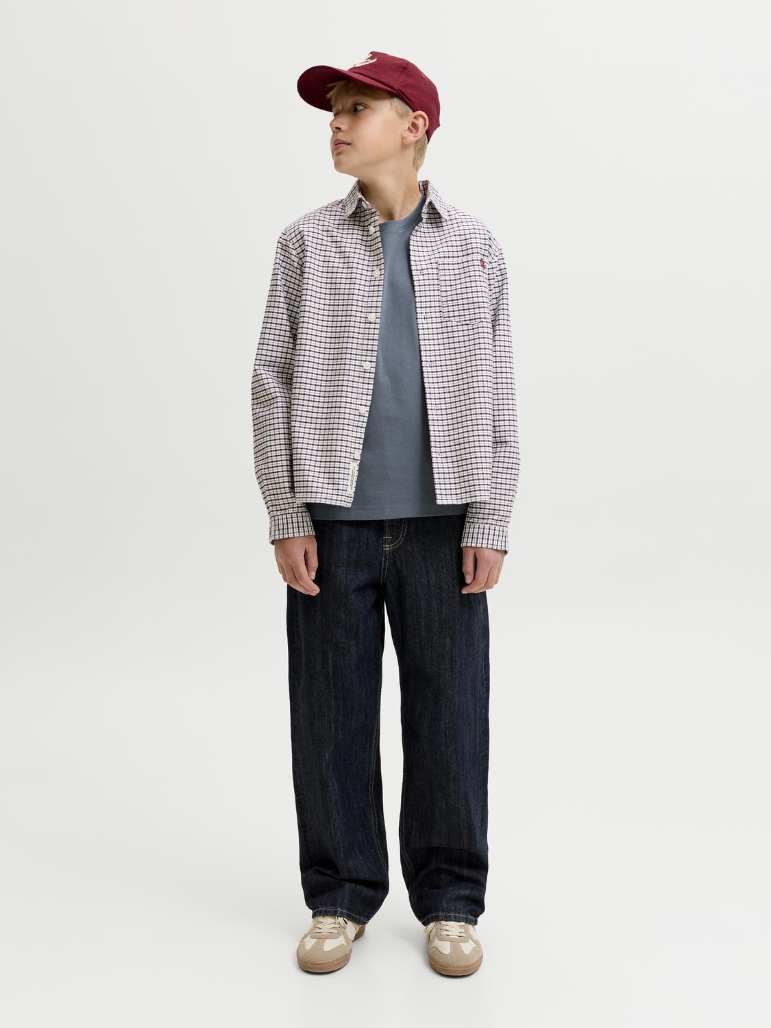 model_shot-front_full