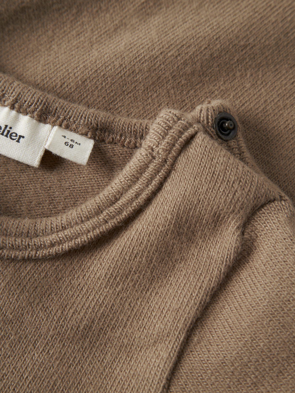 model_shot-front_full