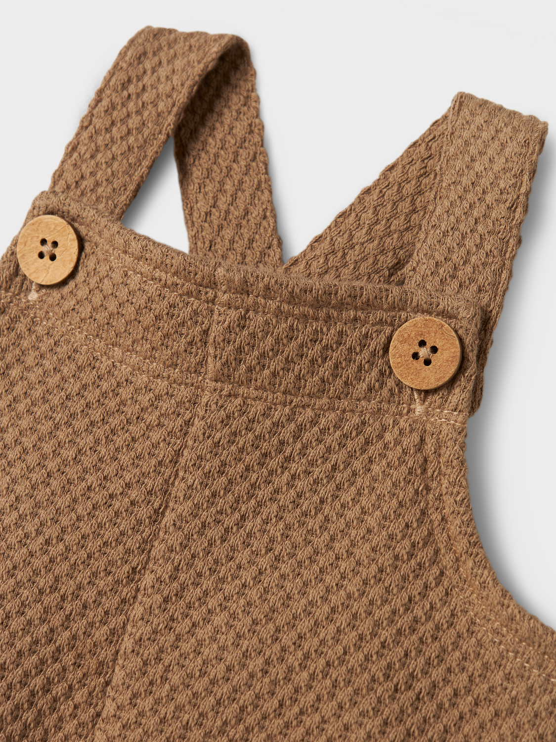 model_shot-front_full