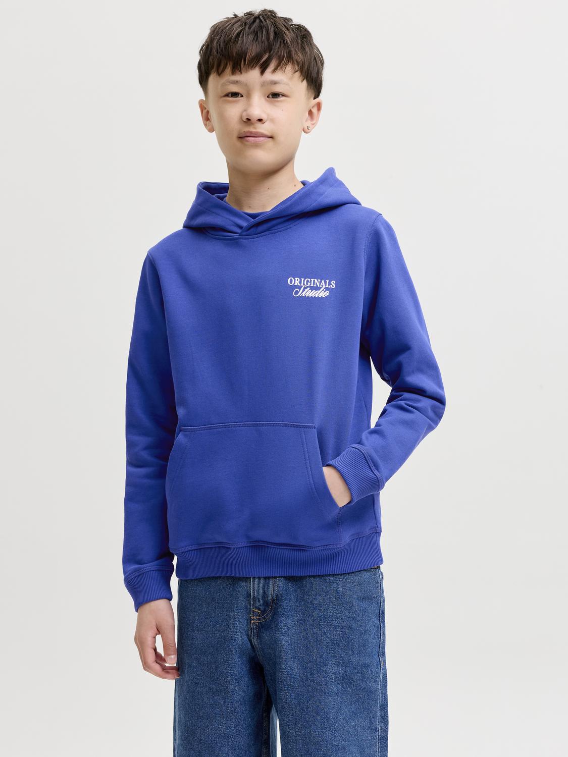 model_shot-front