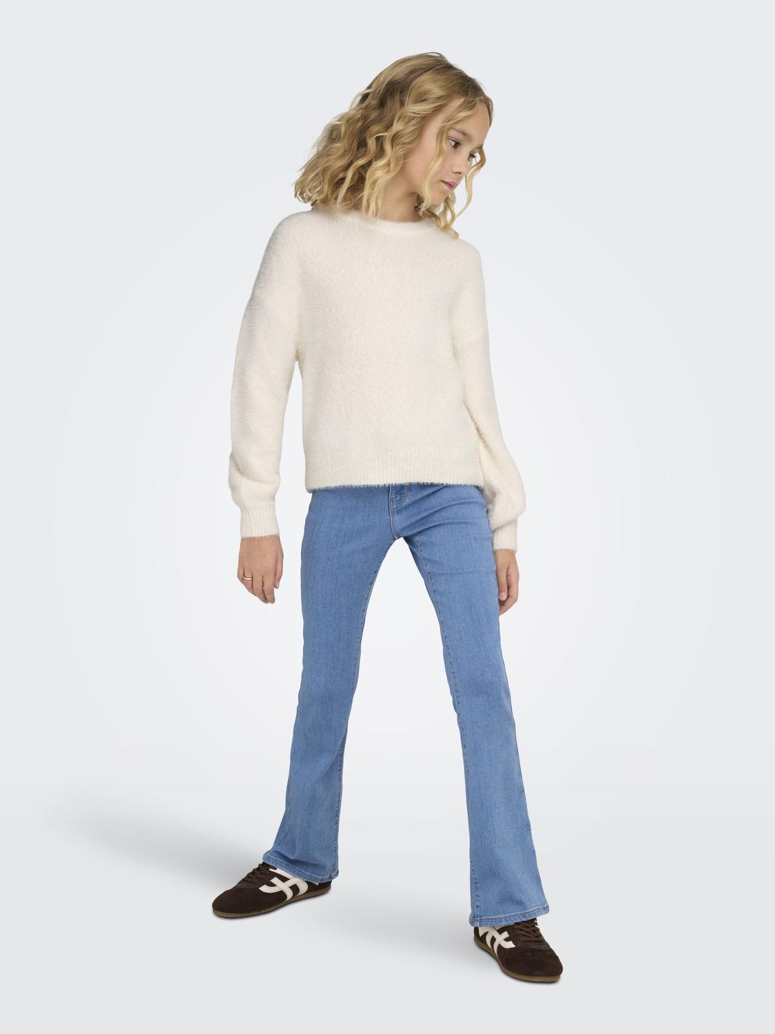 model_shot-front_full